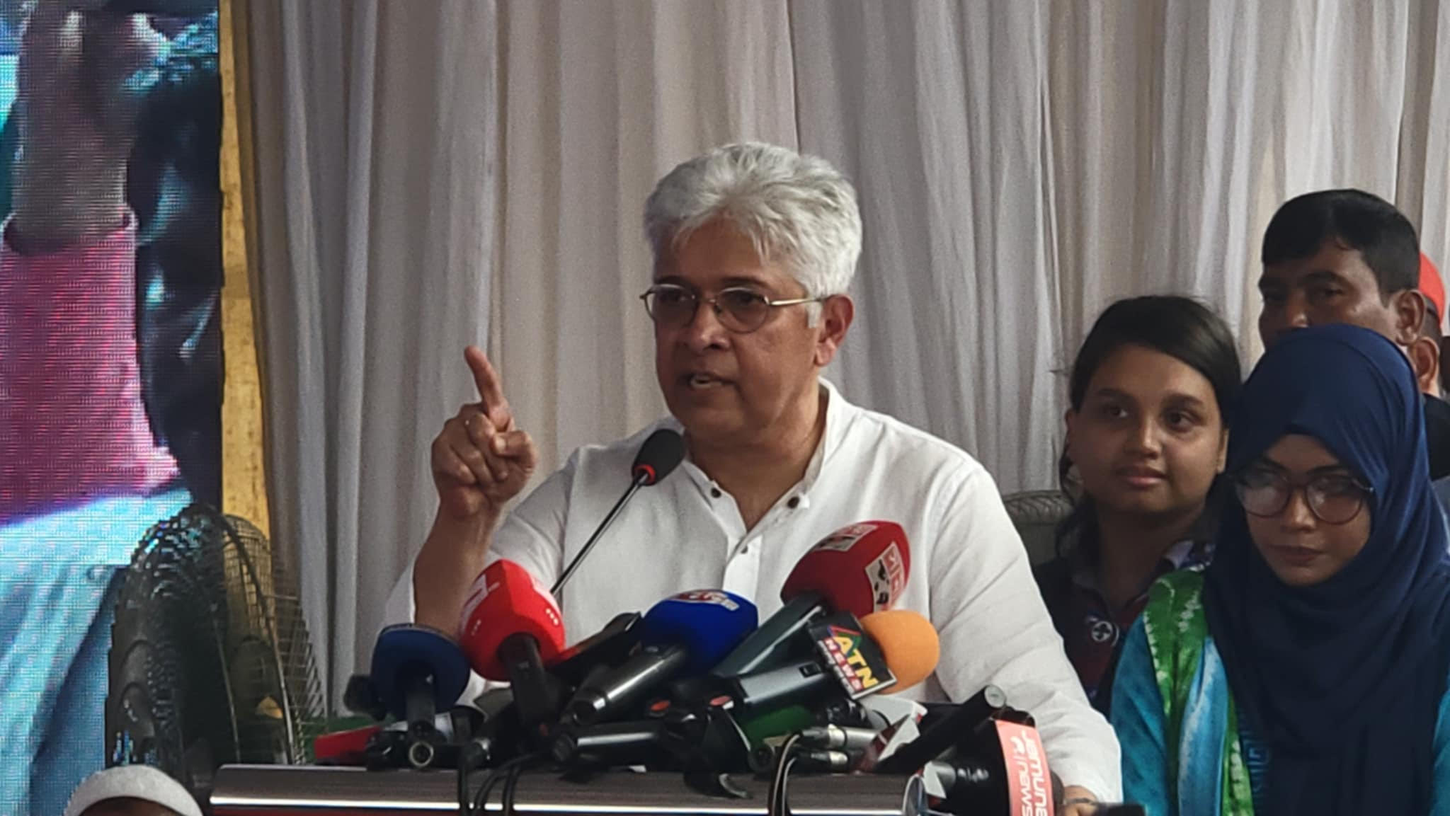 আগুন হাতে নিয়ে আপনাদের এগিয়ে যেতে হবে: শিল্প উপদেষ্টা